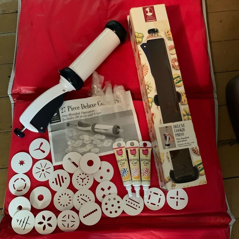 Deluxe Cookie Press Set by Baler’s Advantage  in box